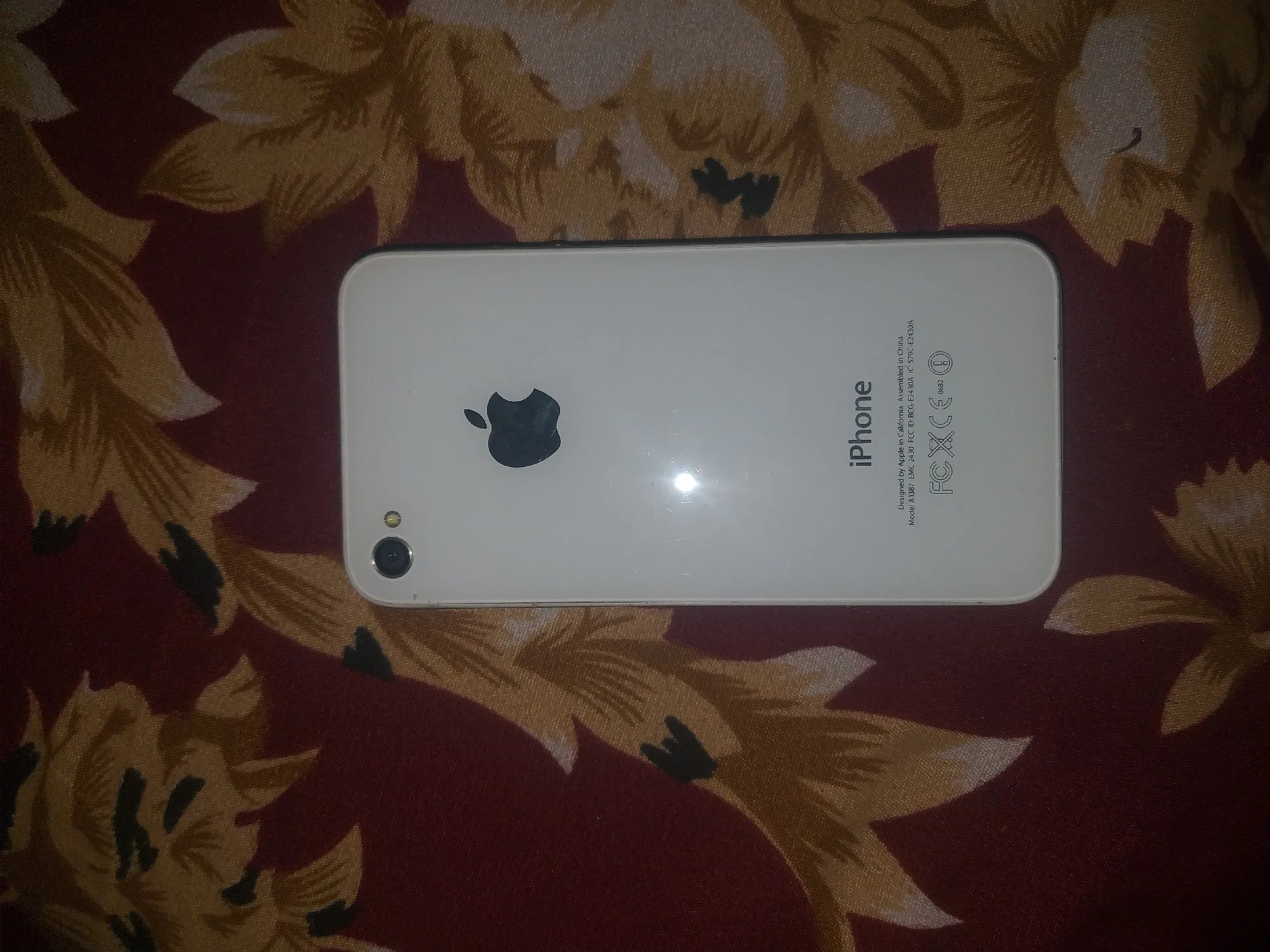 Apple iPhone 4s