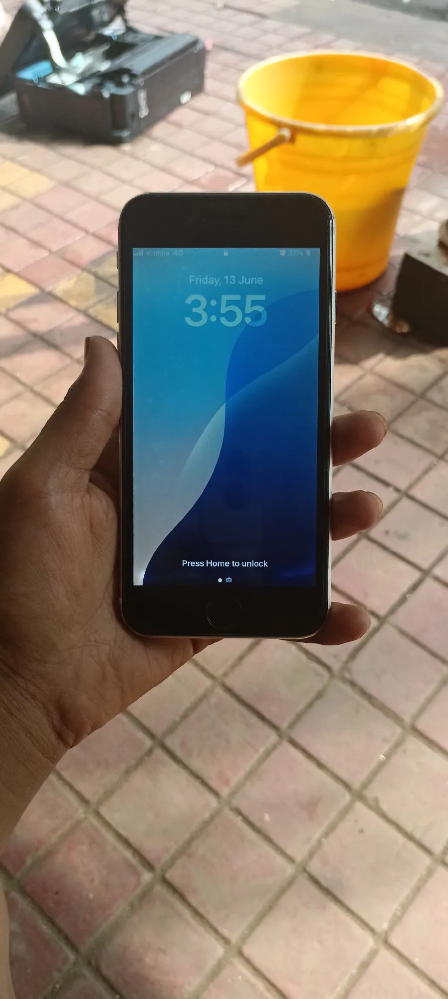 Apple iPhone SE (2020)