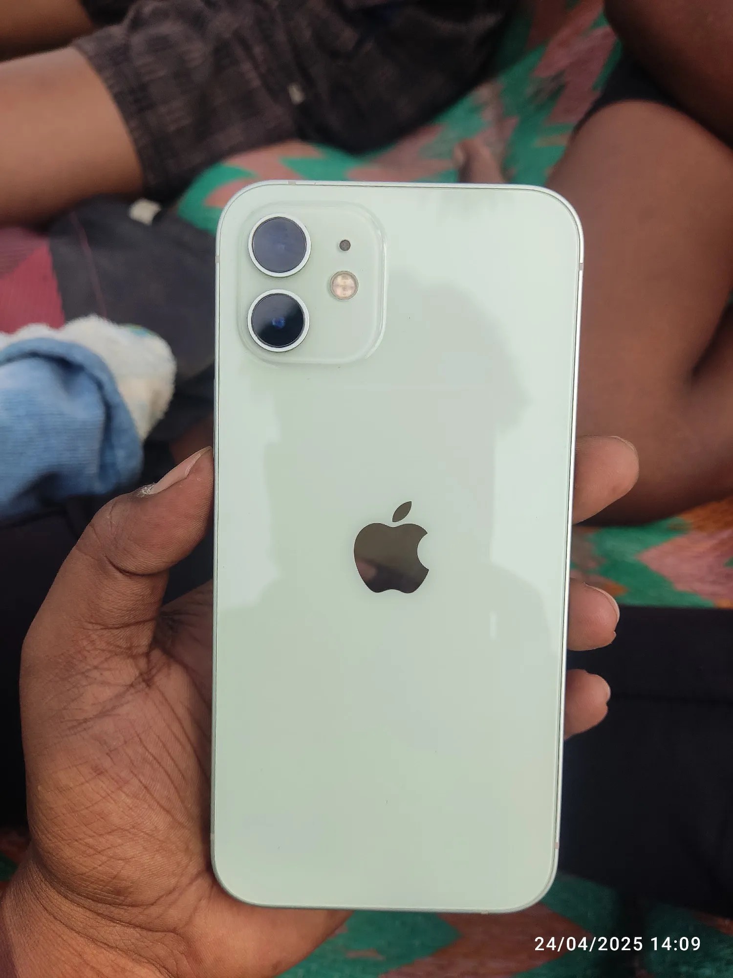 Apple iPhone 12