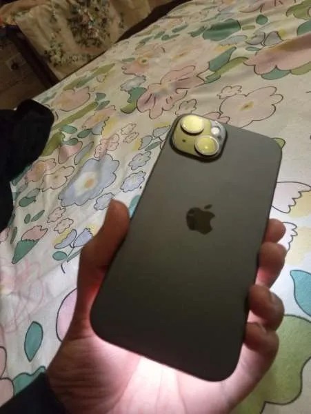 Apple iPhone 15