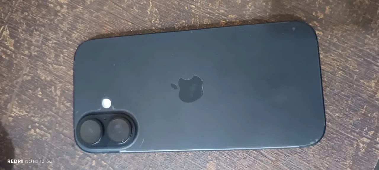 Apple iPhone 16
