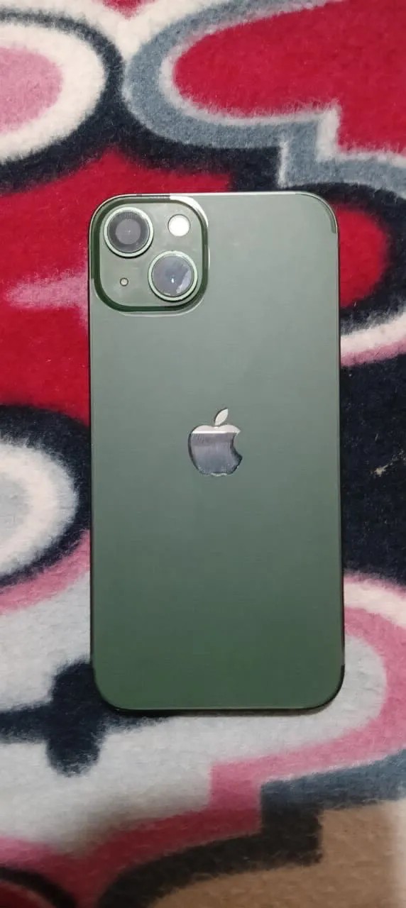 Apple iPhone 13