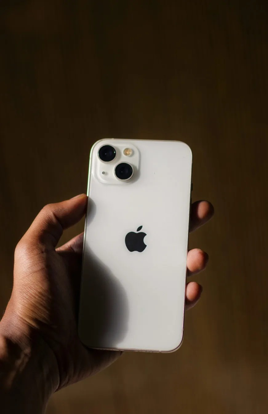 Apple iPhone 13