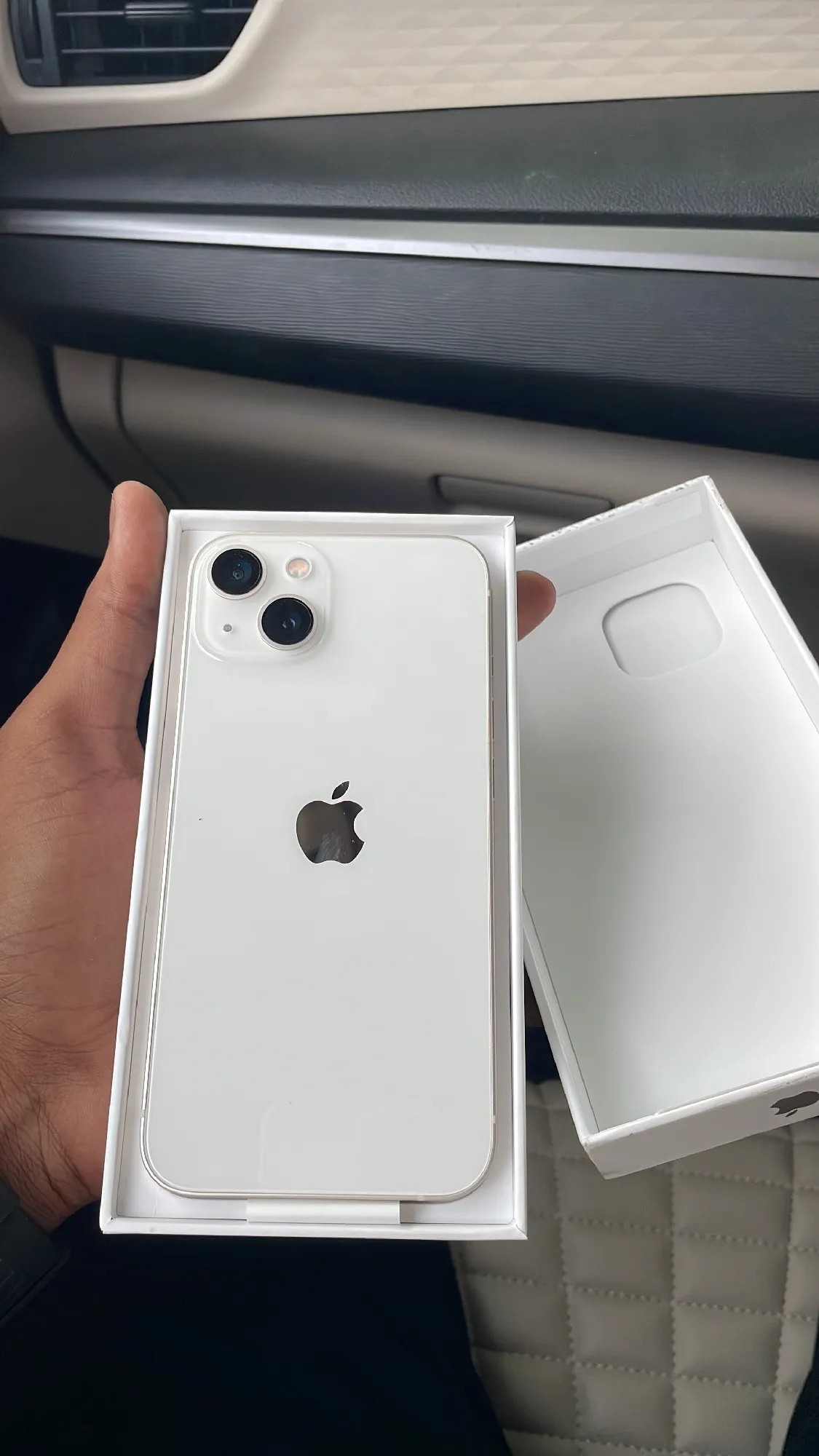 Apple iPhone 13