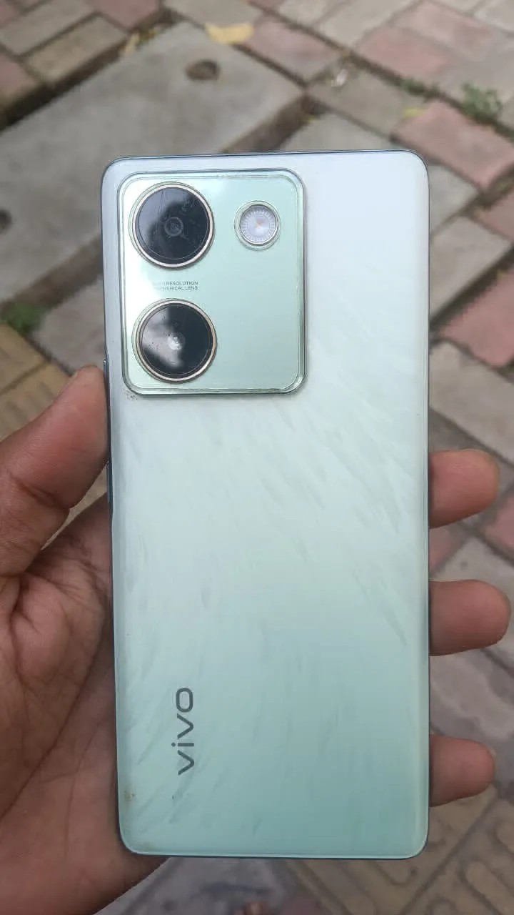 vivo Y300 Plus