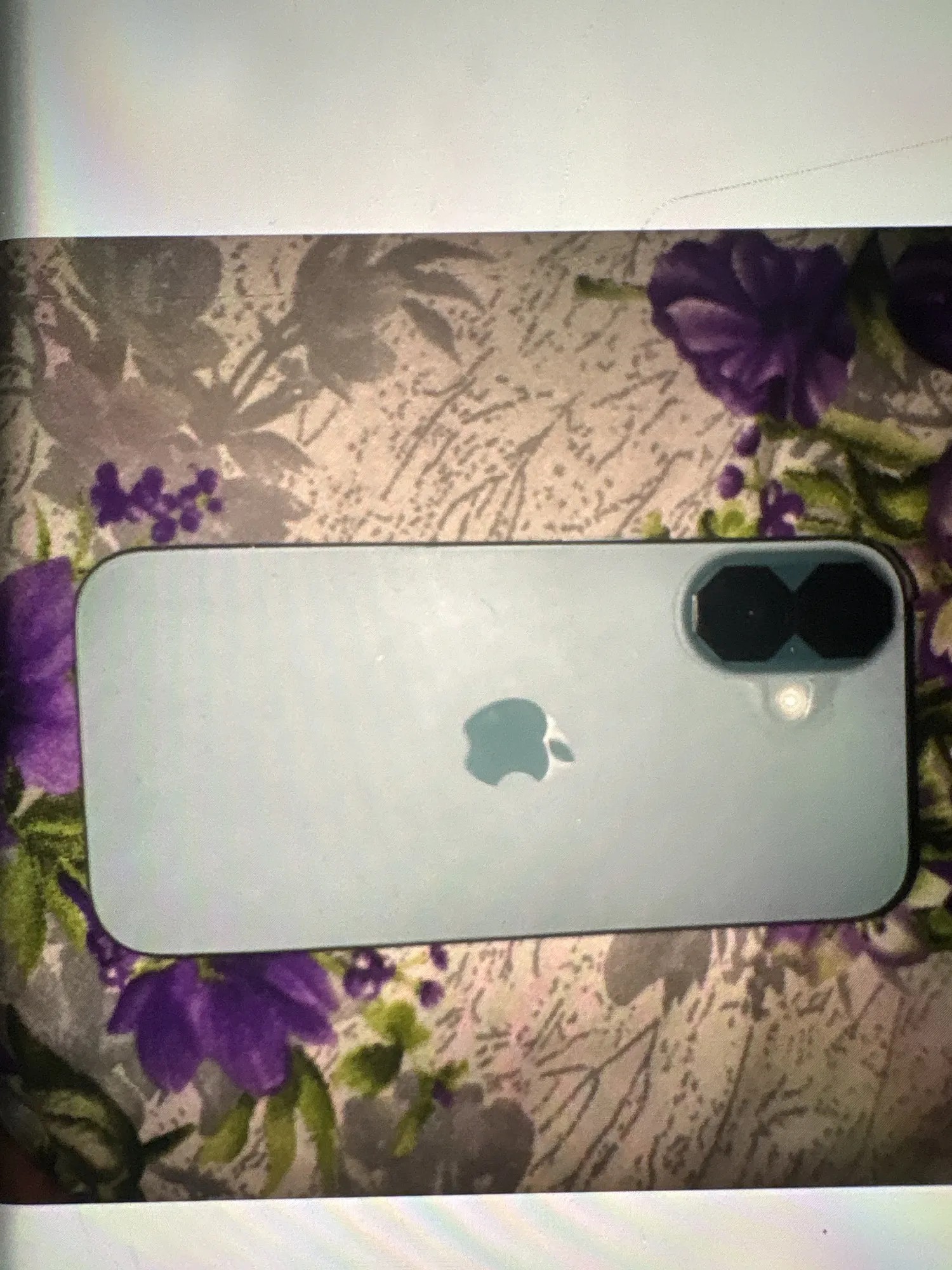 Apple iPhone 16