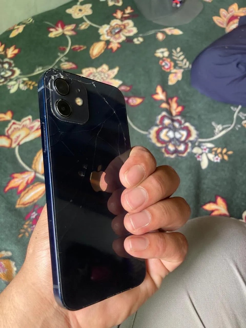 Apple iPhone 12