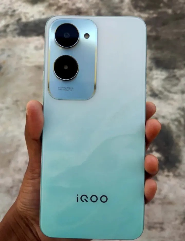 vivo iQOO Z9 Lite
