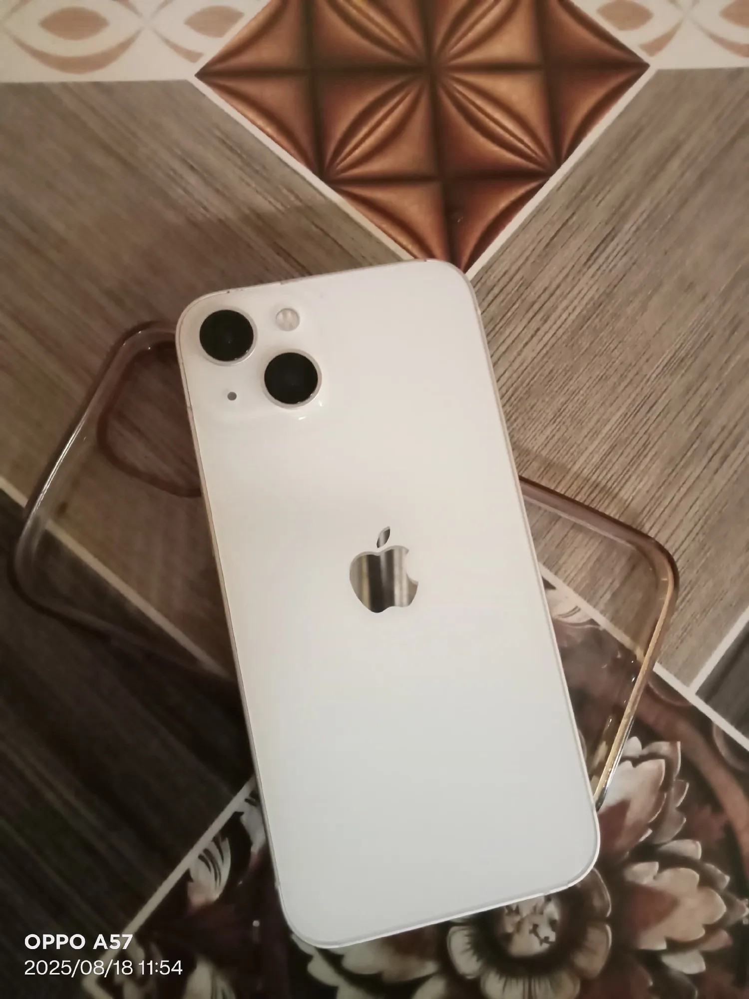 Apple iPhone 13