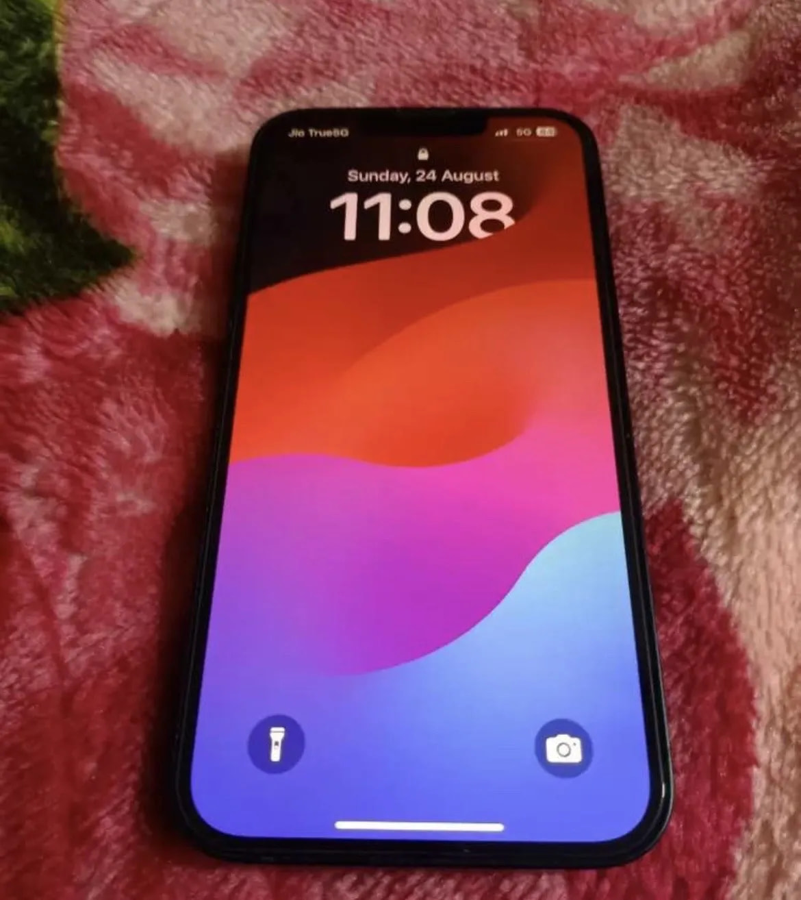 Apple iPhone 13