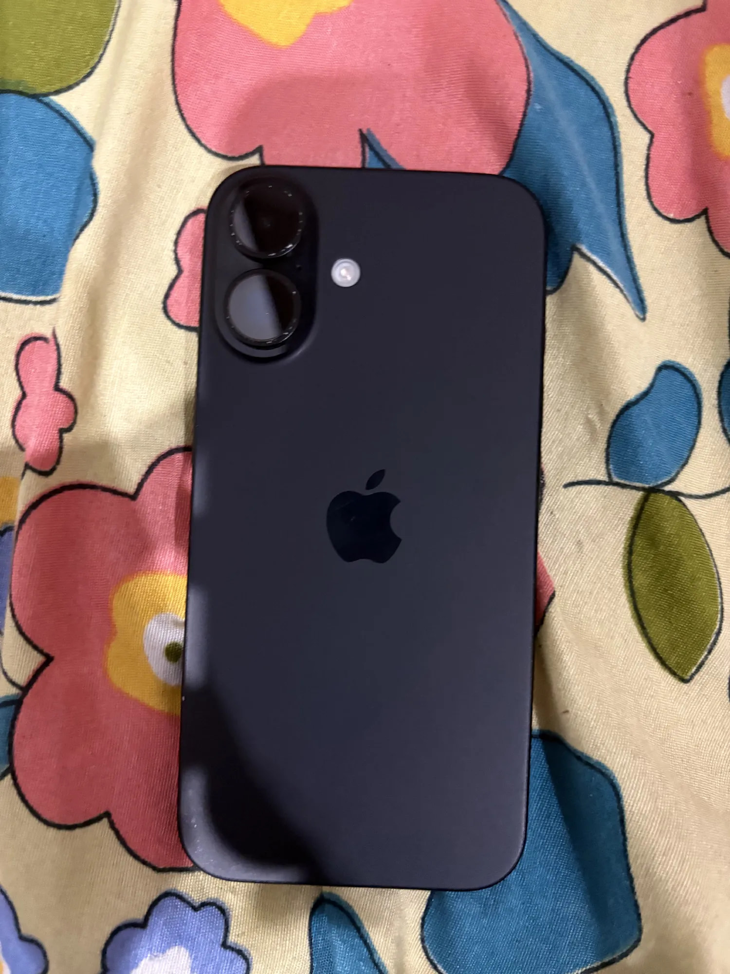 Apple iPhone 16