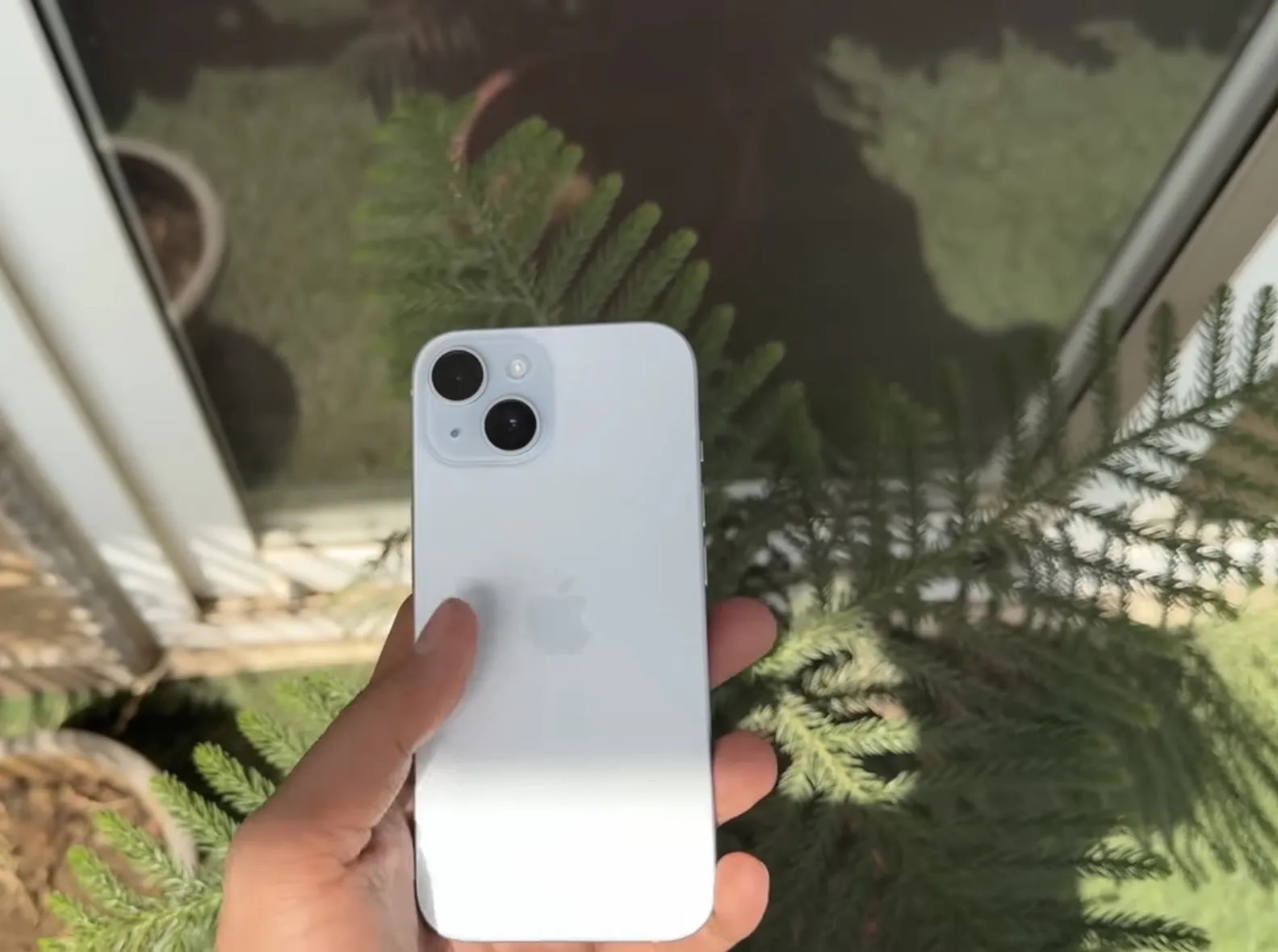 Apple iPhone 15
