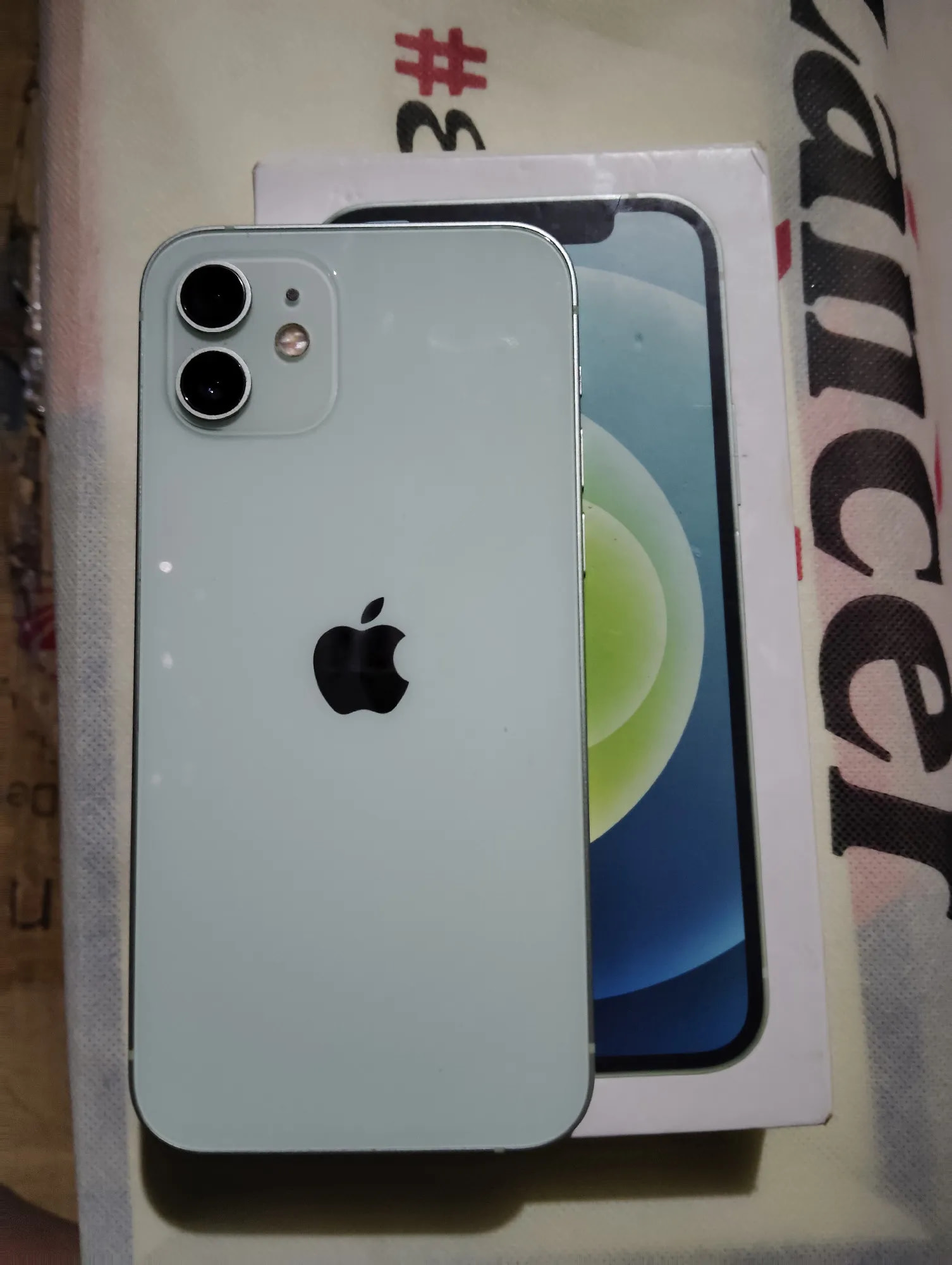 Apple iPhone 12