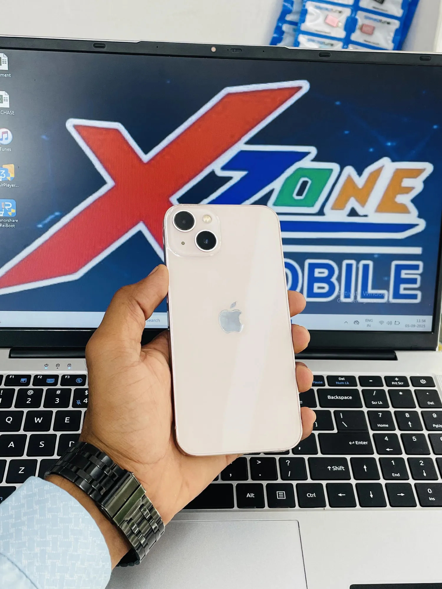 Apple iPhone 13