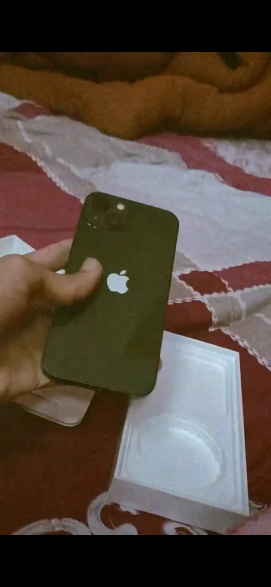 Apple iPhone 13