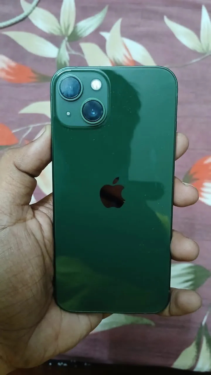 Apple iPhone 13