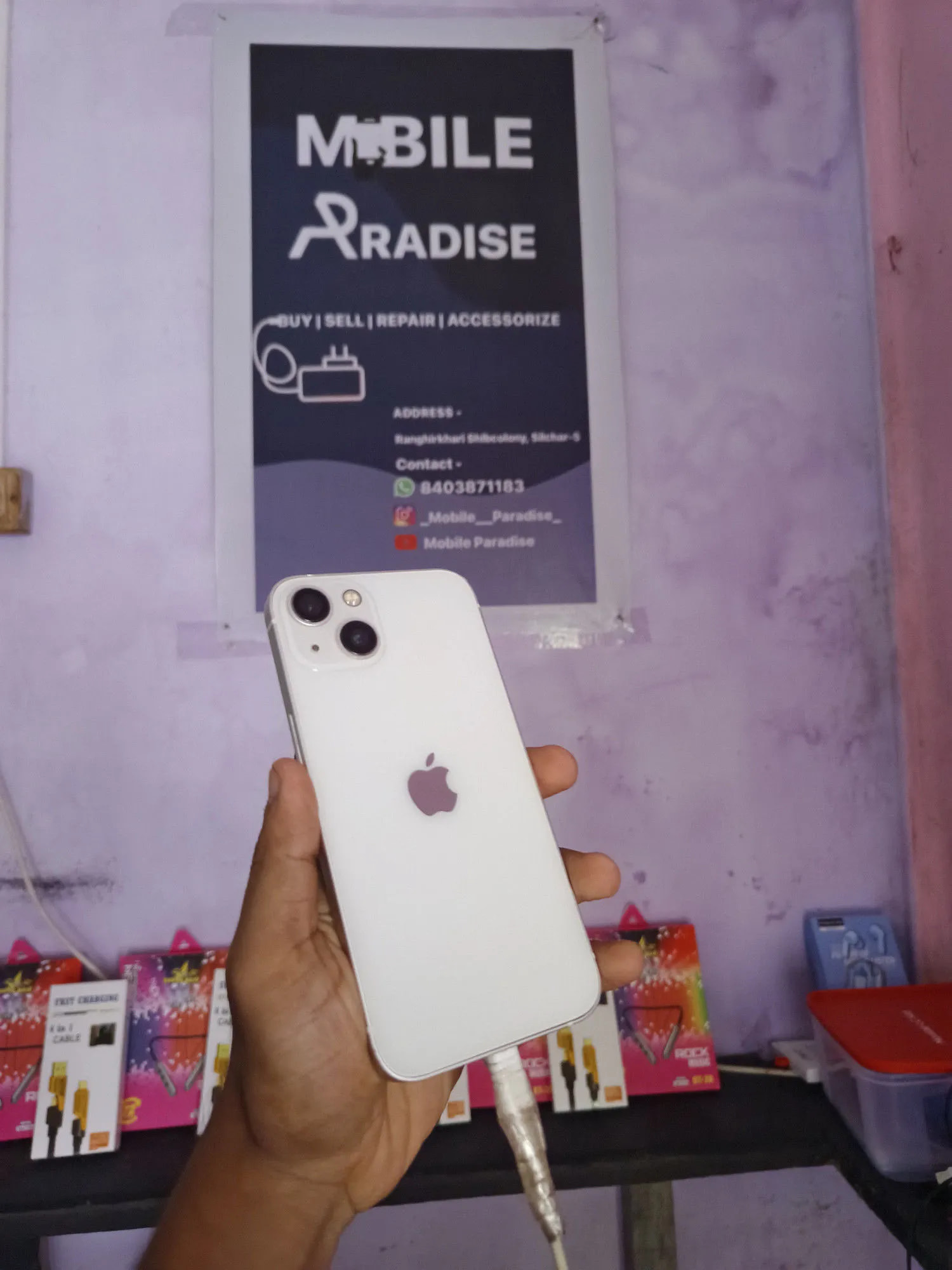 Apple iPhone 13