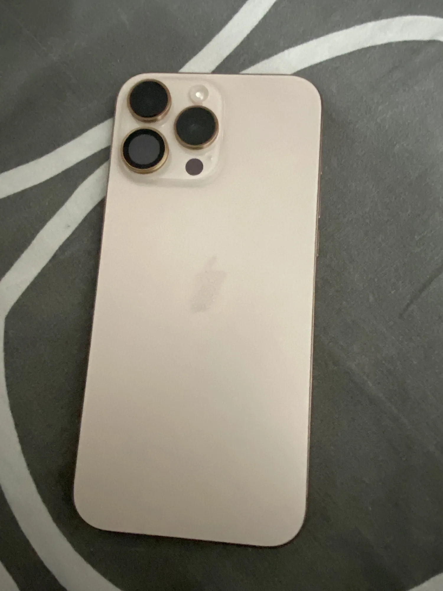 Apple iPhone 16 Pro Max