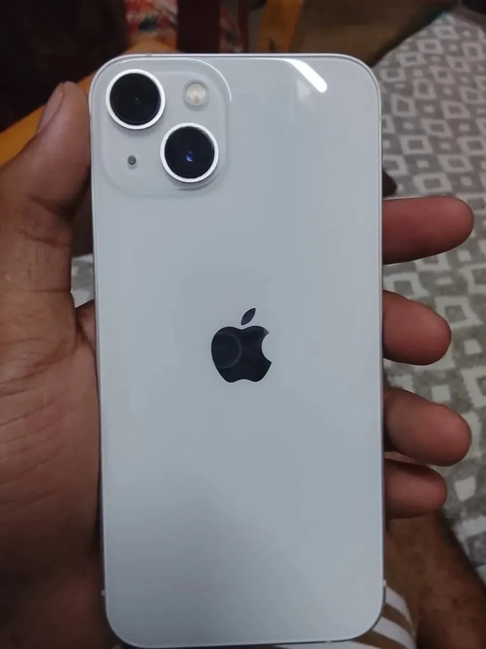 Apple iPhone 13