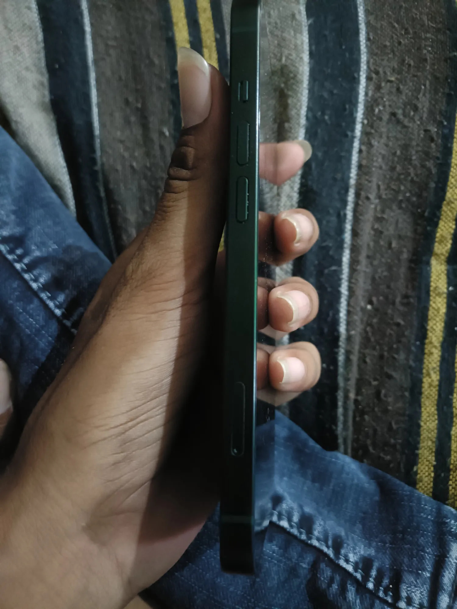 Apple iPhone 13