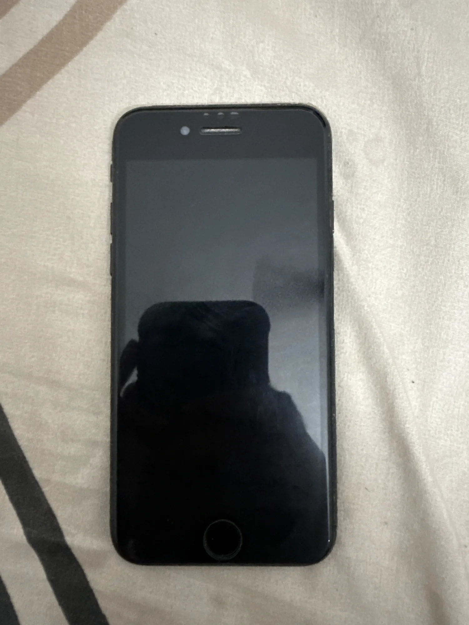 Apple iPhone SE (2020)