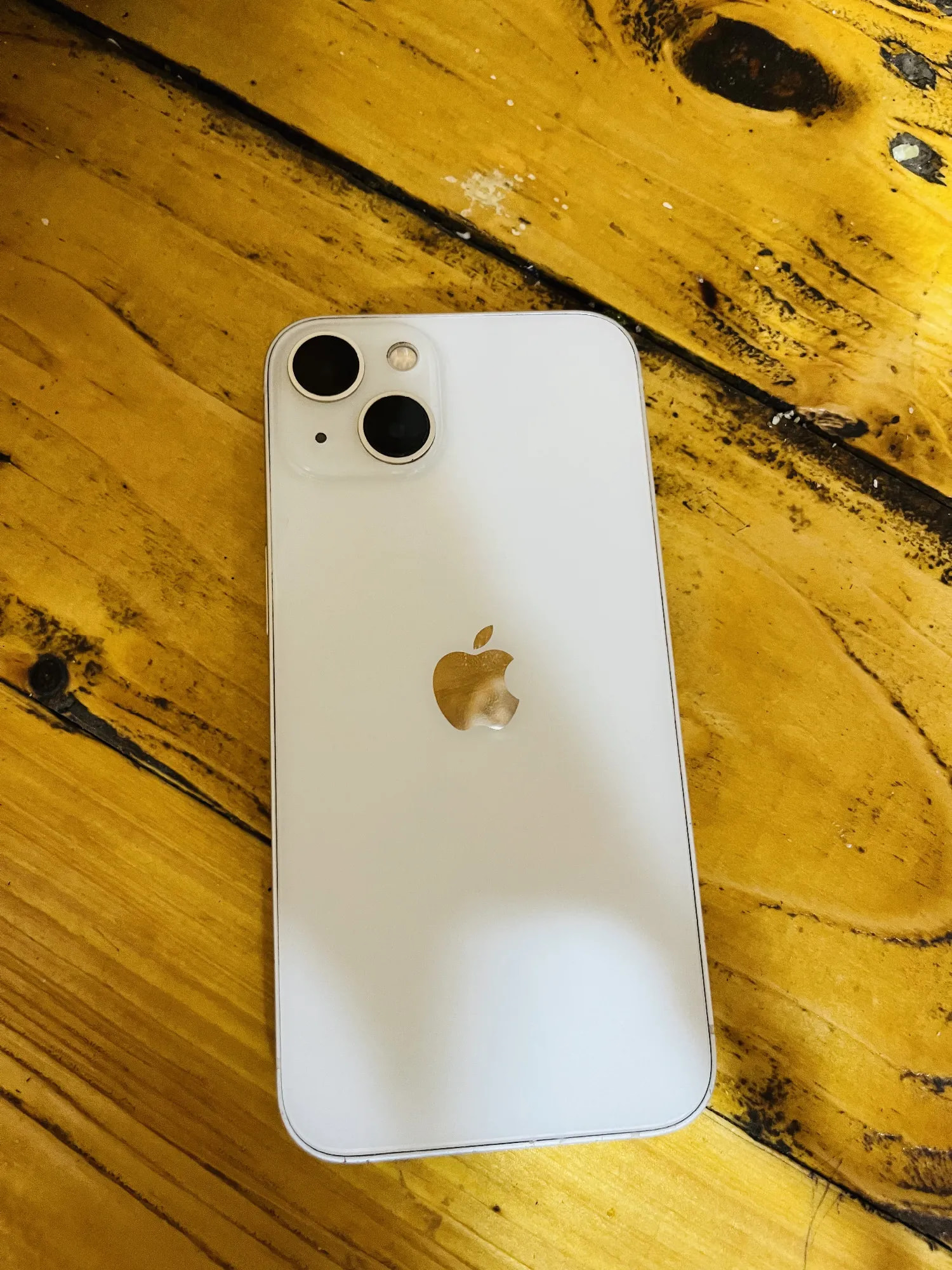 Apple iPhone 13