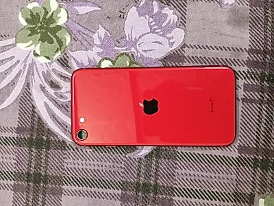 Apple iPhone SE (2020)