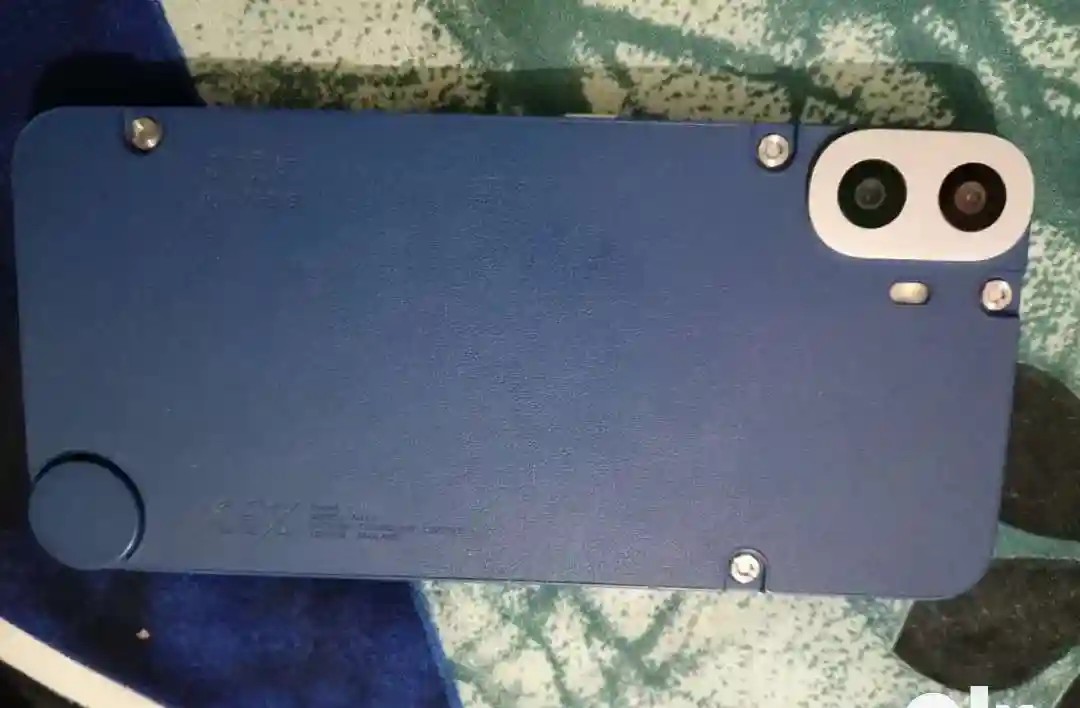 Nothing Phone (2)