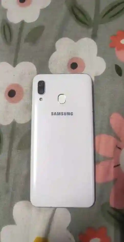 Samsung Galaxy A30