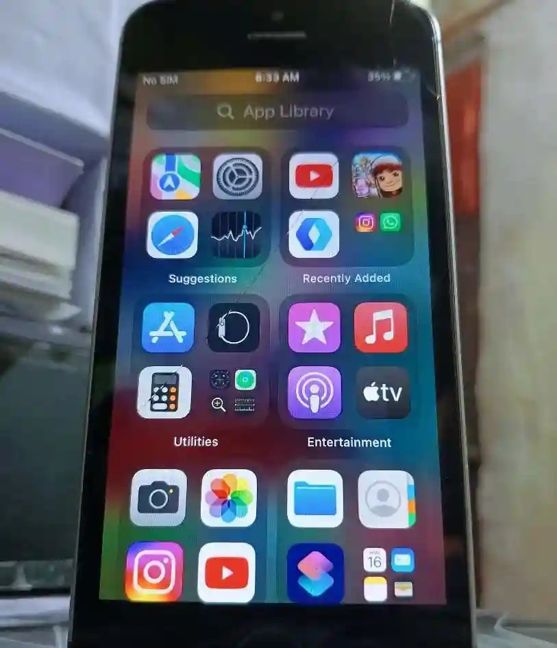 Apple iPhone SE (2020)