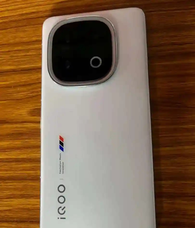 vivo iQOO 13
