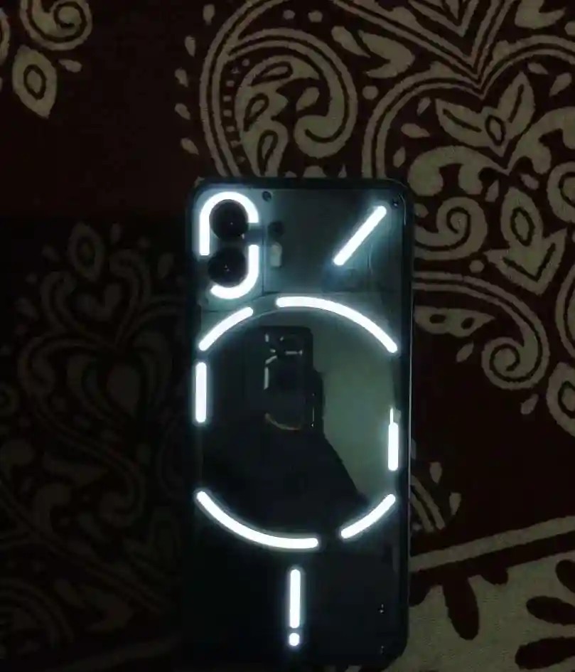 Nothing Phone (2)