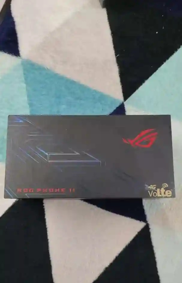 Asus ROG Phone II ZS660KL