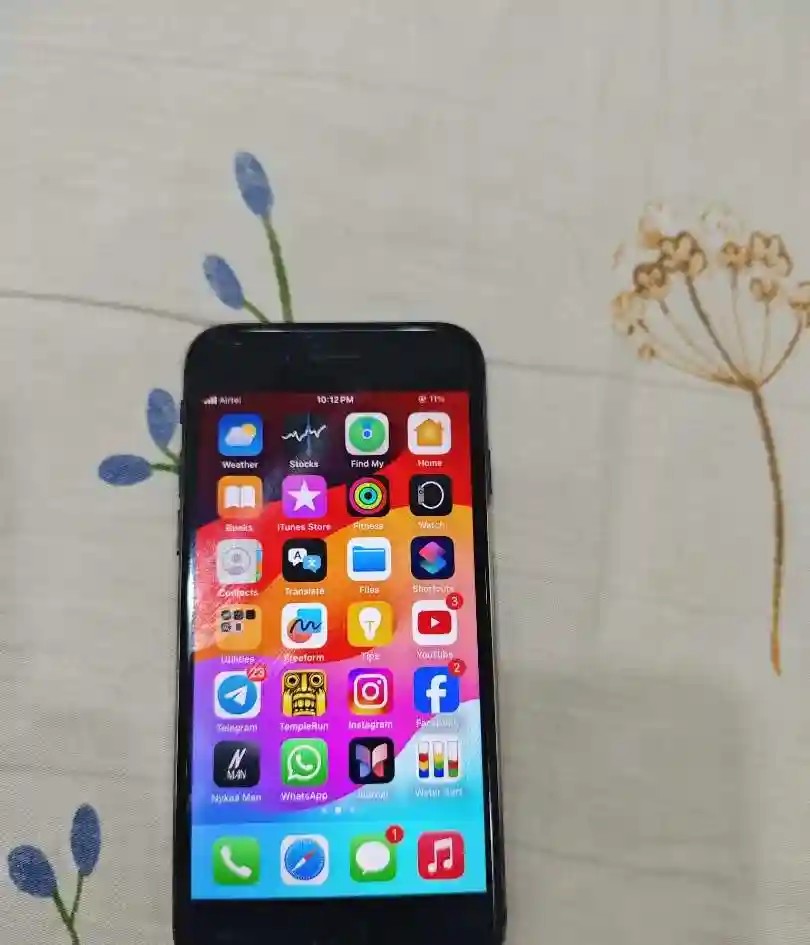 Apple iPhone SE