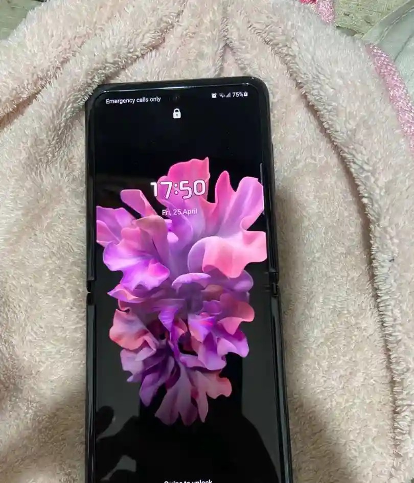 Samsung Galaxy Z Flip 5G