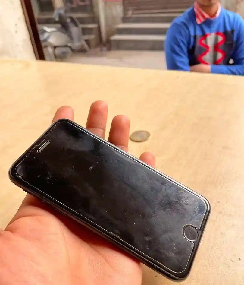 Apple iPhone SE