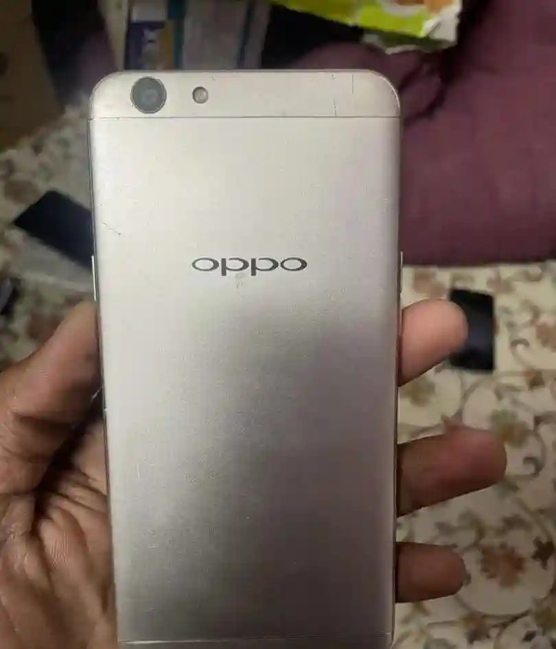 Oppo F1