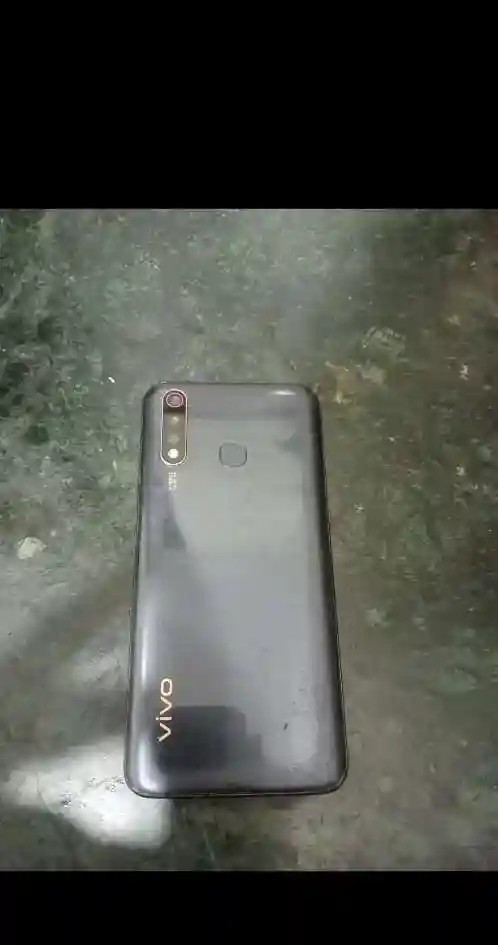 vivo V19