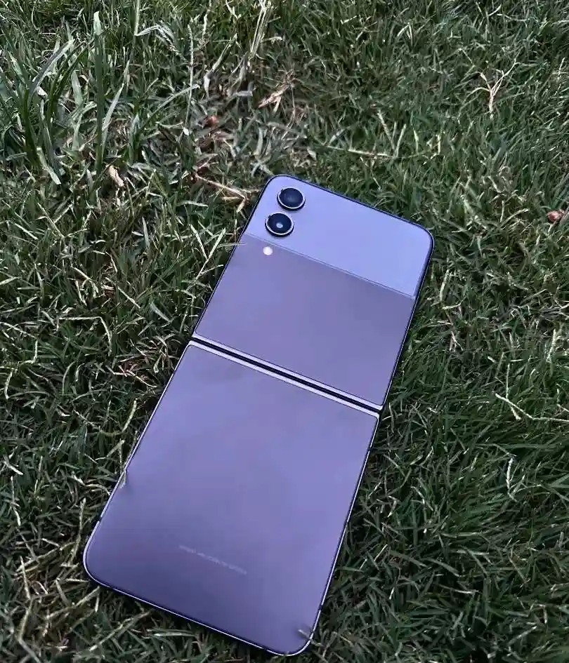 Samsung Galaxy Z Flip4