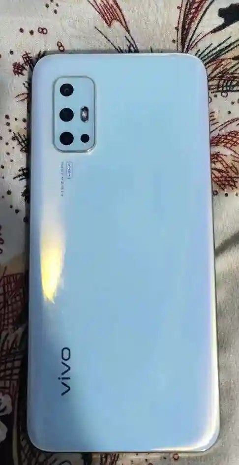 vivo V17