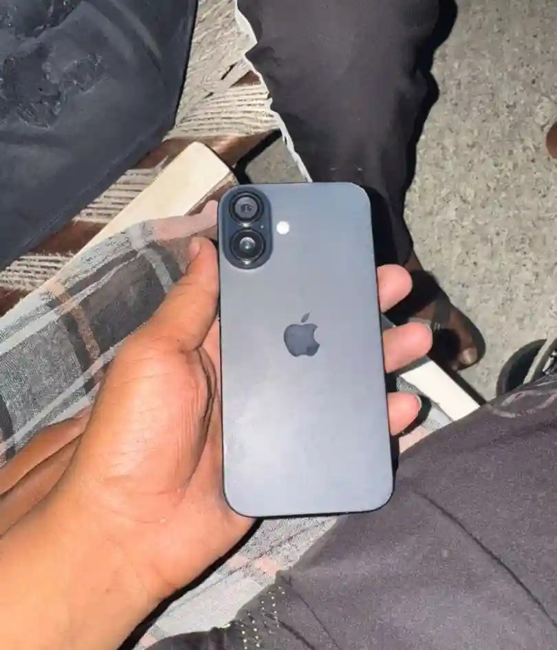 Apple iPhone 16