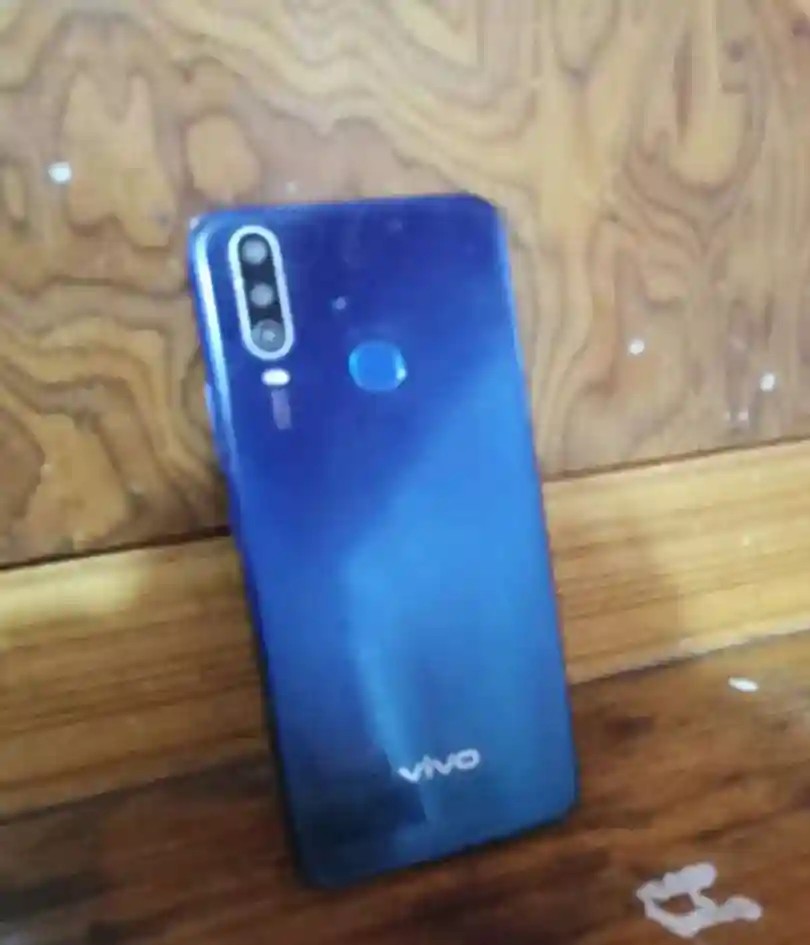 vivo Y12