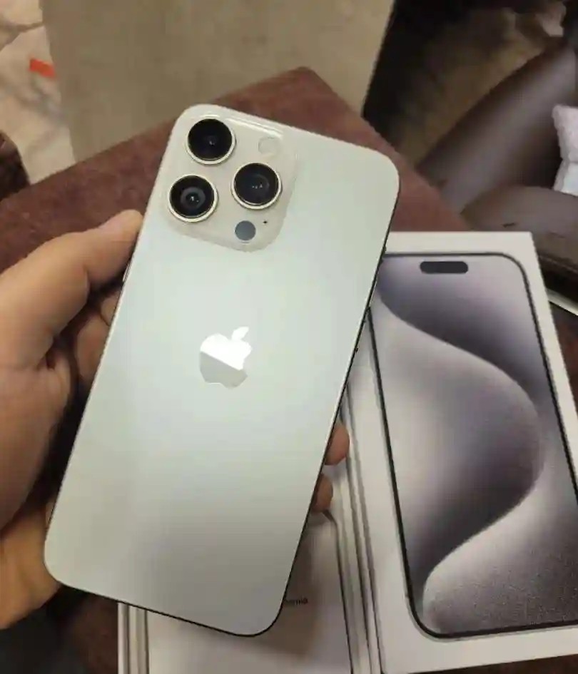 Apple iPhone 15
