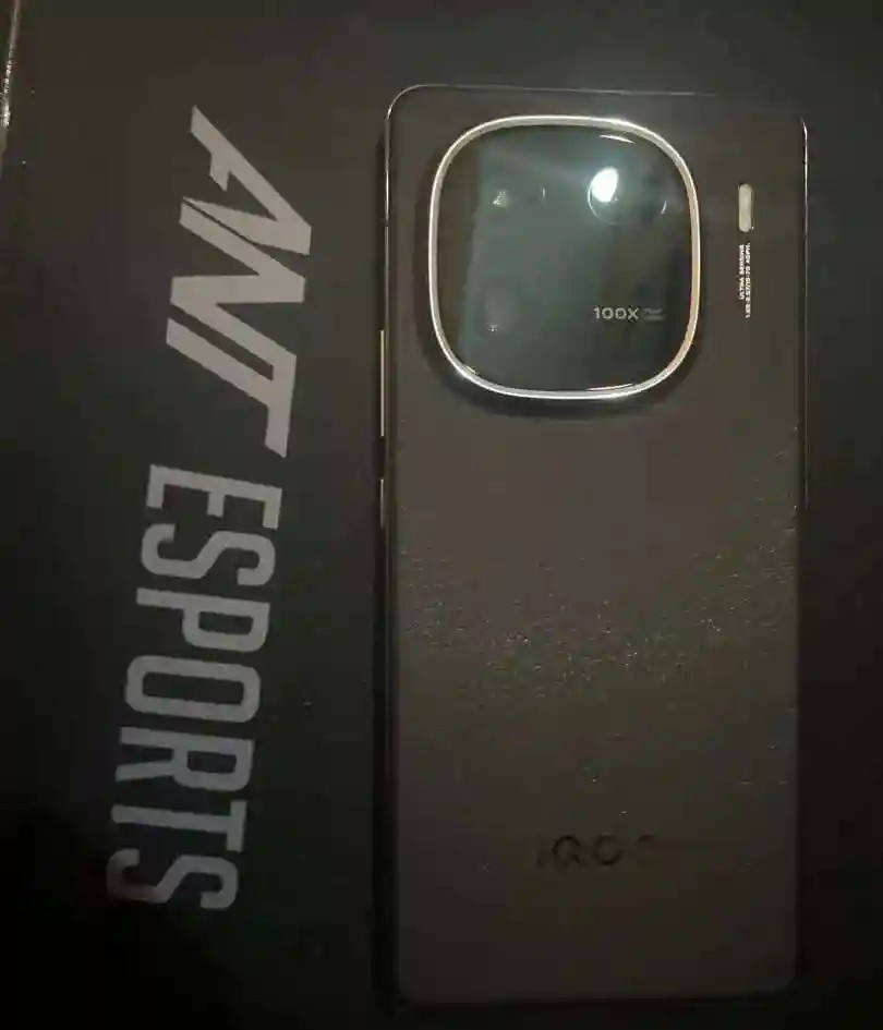 vivo iQOO 12
