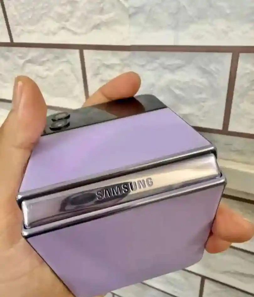 Samsung Galaxy Z Flip4