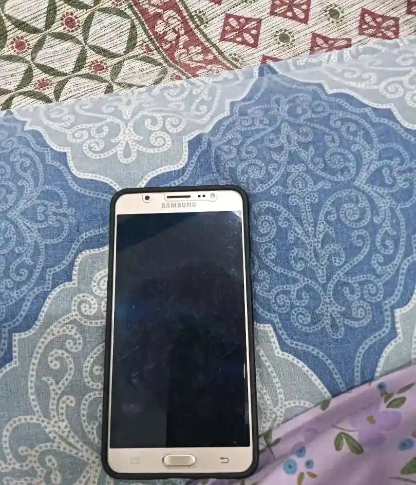 Samsung Galaxy J7