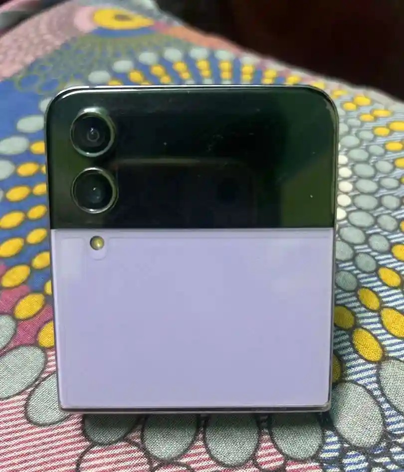 Samsung Galaxy Z Flip4