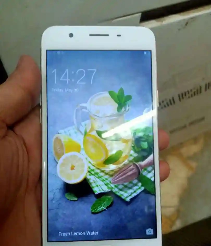 Oppo F1s