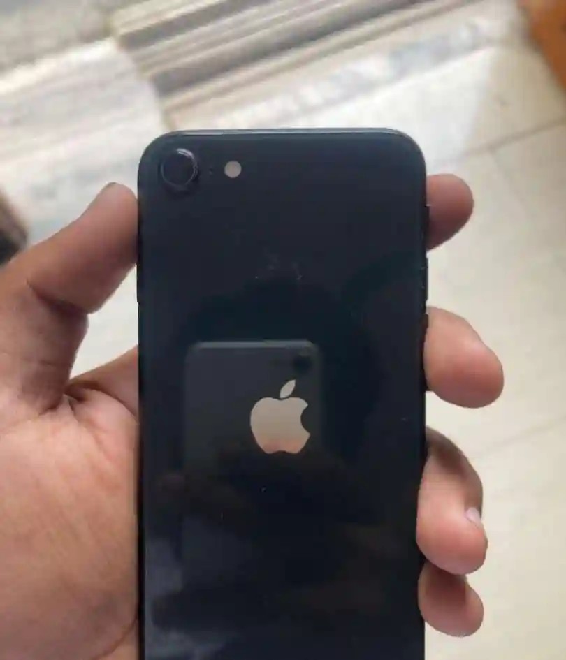 Apple iPhone SE