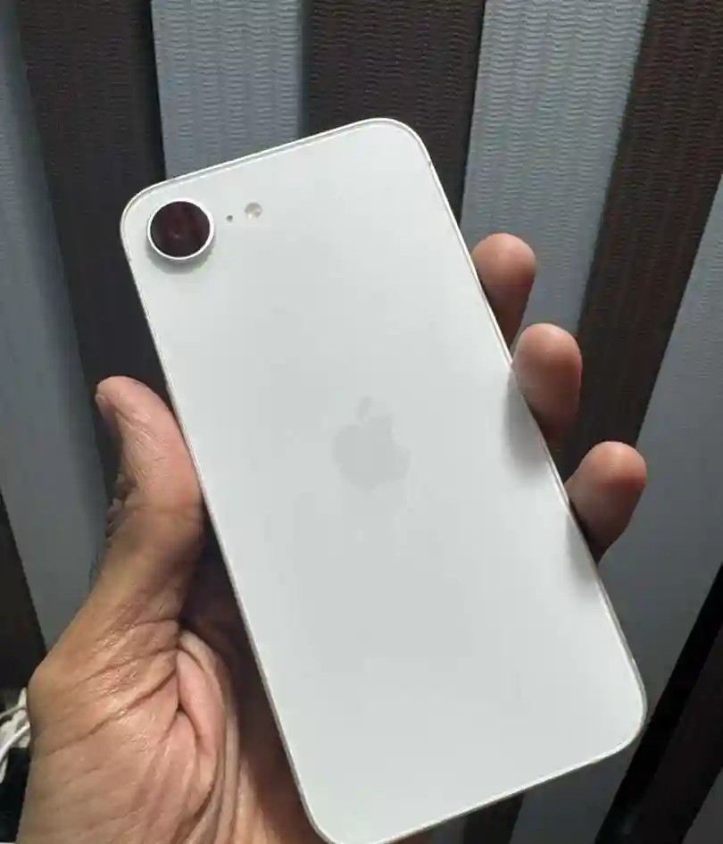 Apple iPhone 16e